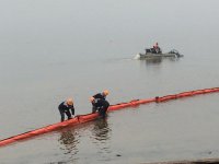 Подготовка волонтеров для участия в спасательных операциях по ликвидации нефтеразливов в береговой полосе